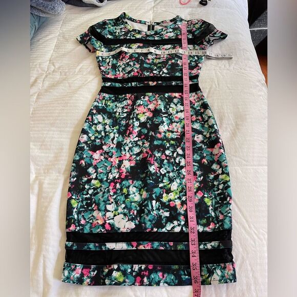 Belle Sky Multicolored Floral Bodycon Dress Black Trim Short Sleeve Women’s S - Picture 7 of 7